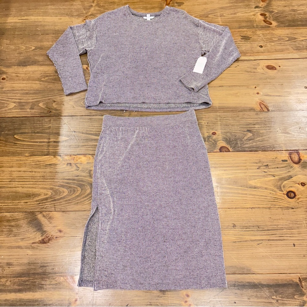 NWT Time & Tru 2 piece set, M 8/10